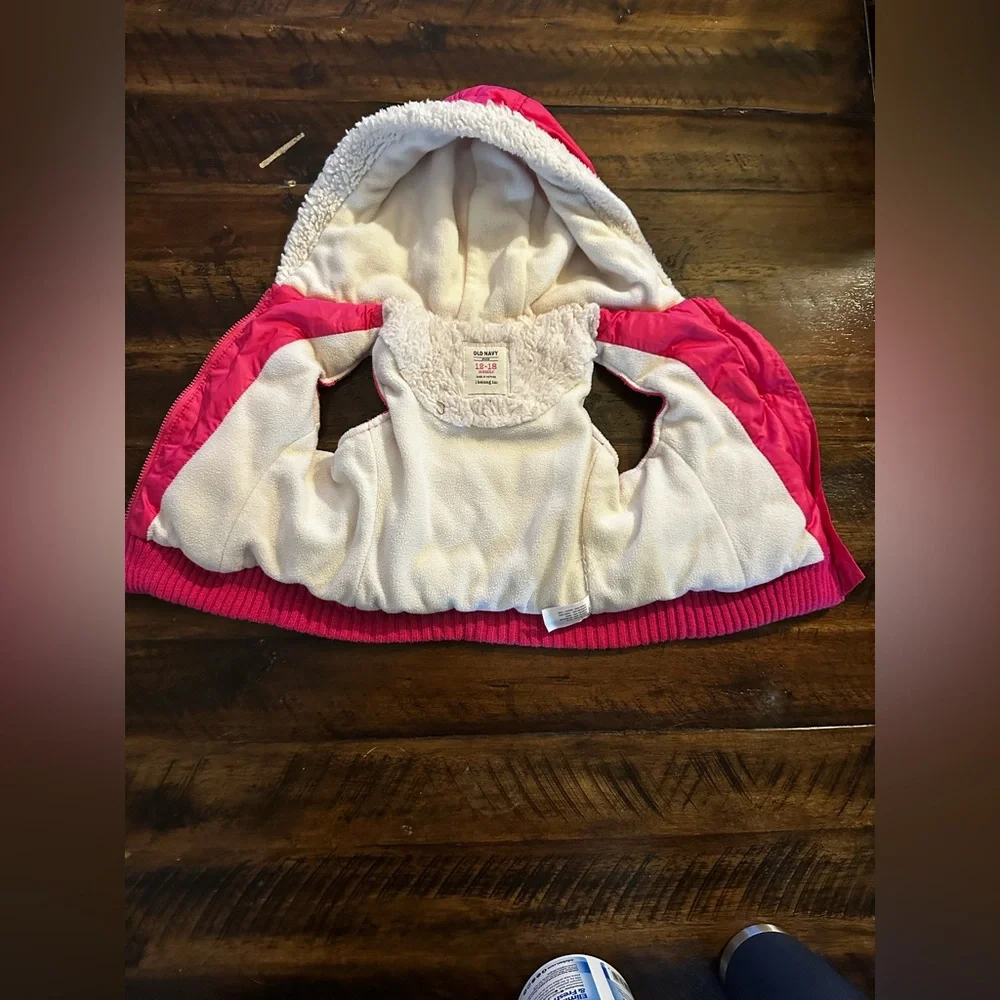 Old Navy Toddler Pink Puffer Vest Ruffle Hooded Size 12–18 Months. GUC